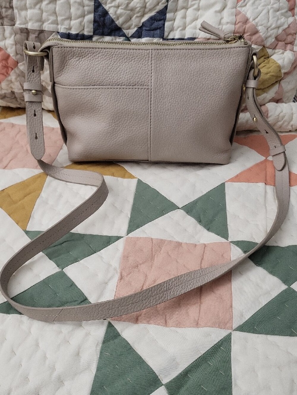 RADLEY LONDON Pebbled Leather Crossbody Bag in Dove Grey with Adjustable Strap - Picture 10 of 10